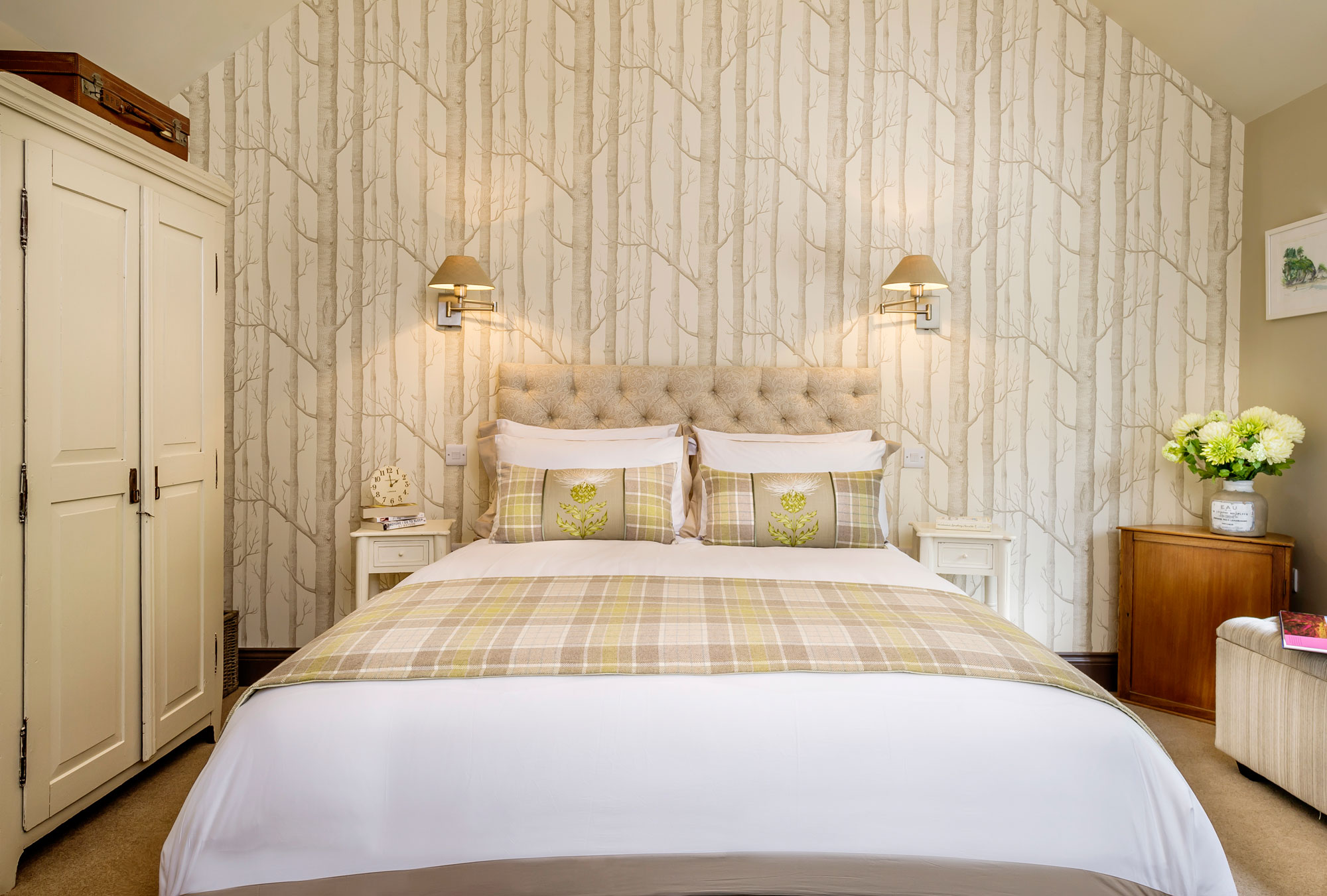 luxury double bedroom at Longlands, Devon